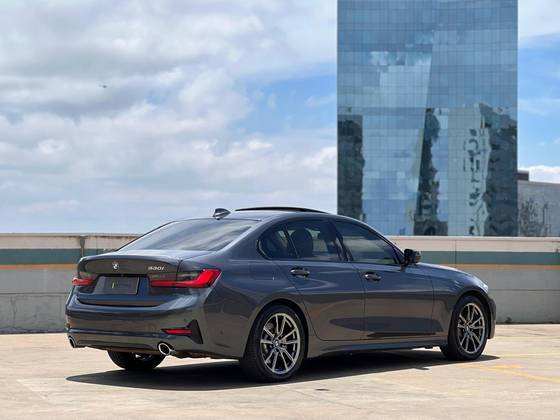 BMW 330i 2.0 16V TURBO GASOLINA SPORT AUTOMÁTICO